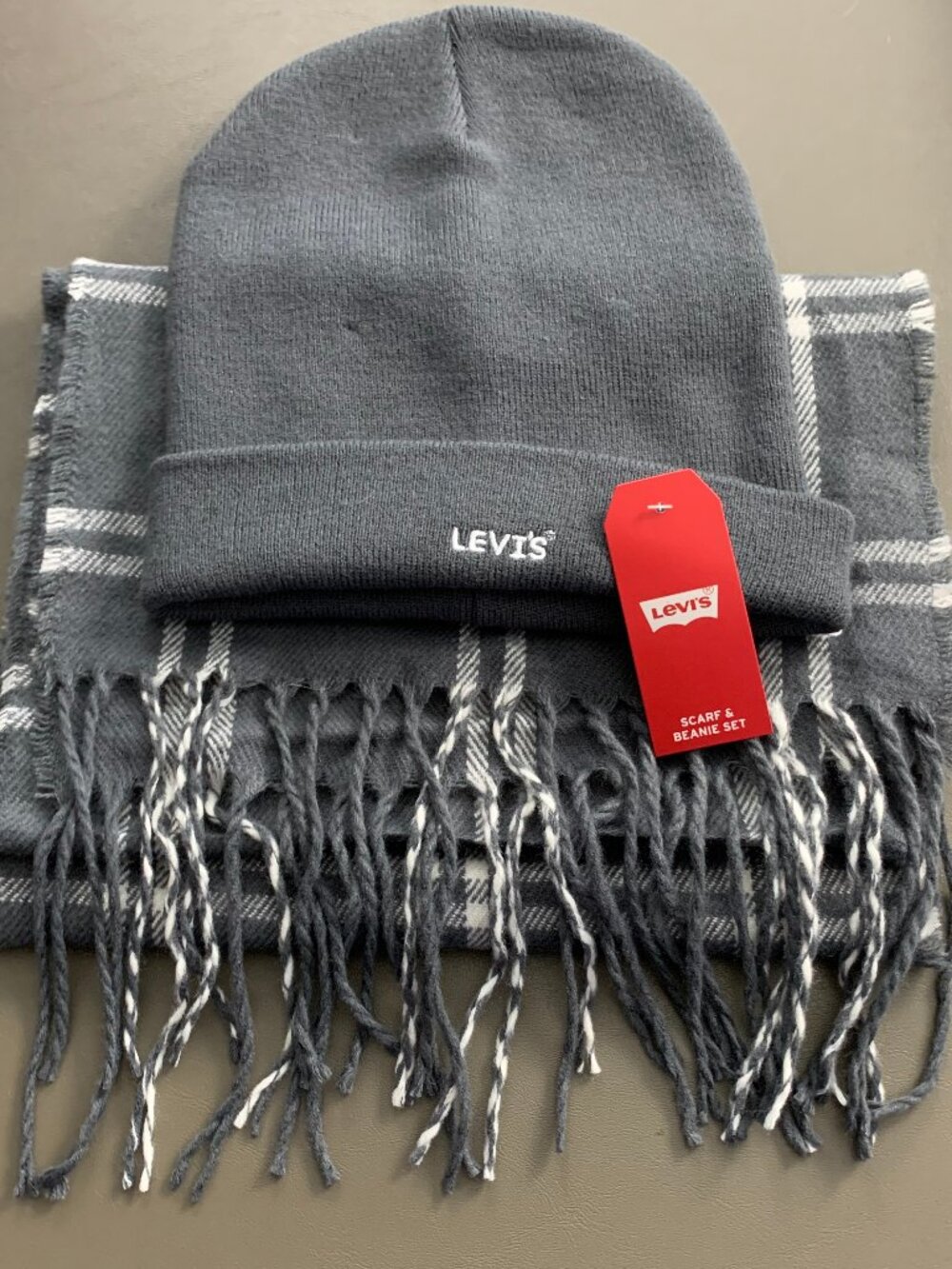 Levi's Men's 2-Piece Logo Beanie Hat & Scarf Gift Set, Gray Windowpane, One Size